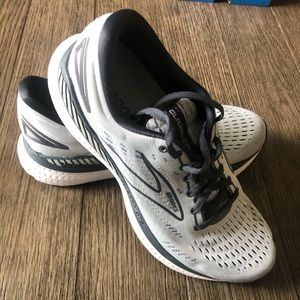 Women’s Brooks Glycerin GTS size 9 running shoe